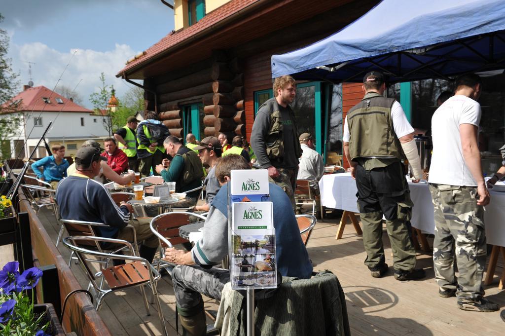 Hotel Agnes Bohdaneč Екстериор снимка